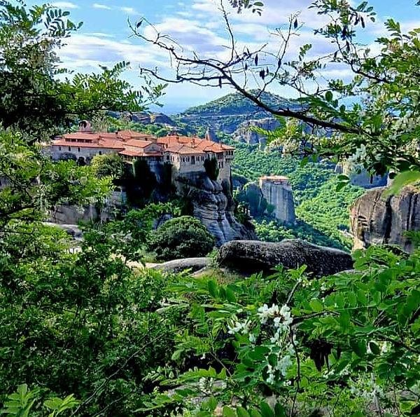 Immersive 5 hours Private Guided Tour at Meteora (Morning,Afternoon or Sunset)