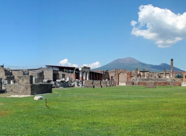 Pompeii & Herculaneum Guided Tour